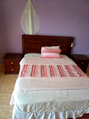 Minibar, in-room safe, soundproofing, iron/ironing board - Nahubwe Safari Lodge (Ngoma)