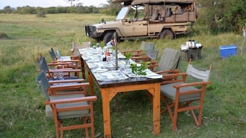 Breakfast, lunch, dinner served; local cuisine