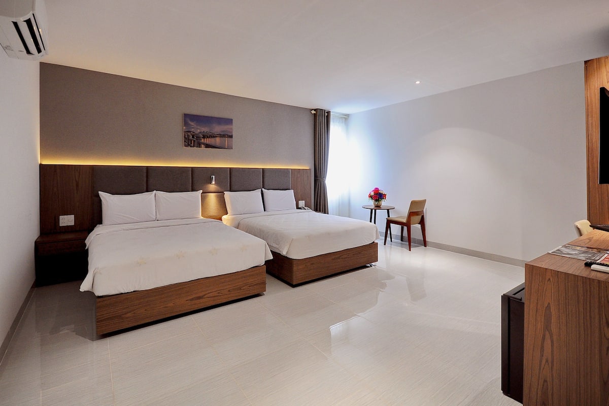 Minibar, in-room safe, desk, blackout curtains