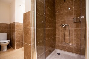Hair dryer, towels - Albareda 1 - One Bedroom Apartment, Sleeps 4 (Sevilla)
