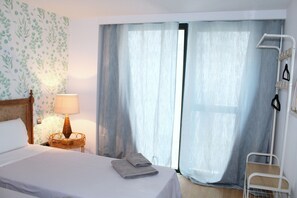 1 bedroom, free WiFi, bed sheets - Albareda 1 - One Bedroom Apartment, Sleeps 4 (Sevilla)