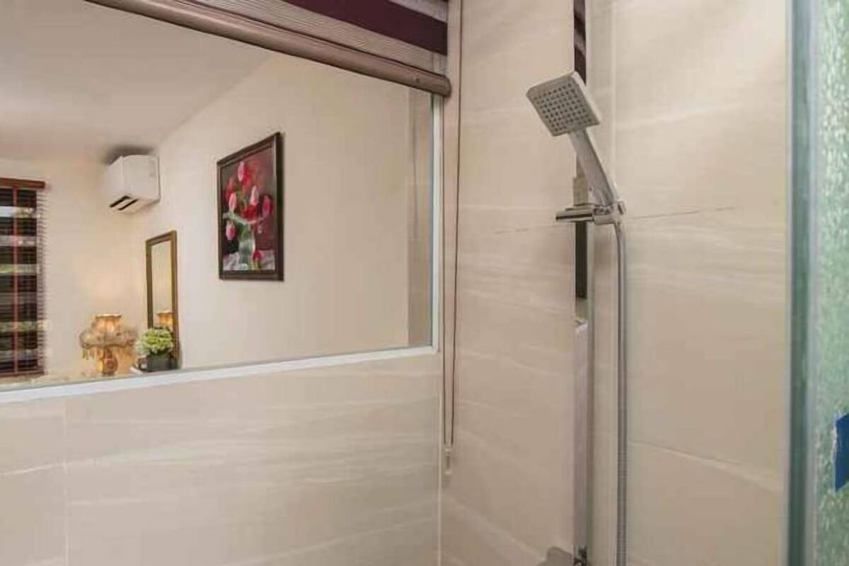 Baño | Regadera, amenidades de baño gratuitas, secadora de cabello, batas