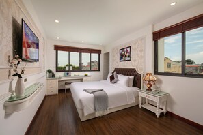 Habitación doble ejecutiva, 1 cama King size, vista a la ciudad | Minibar, caja de seguridad en la habitación y insonorización 