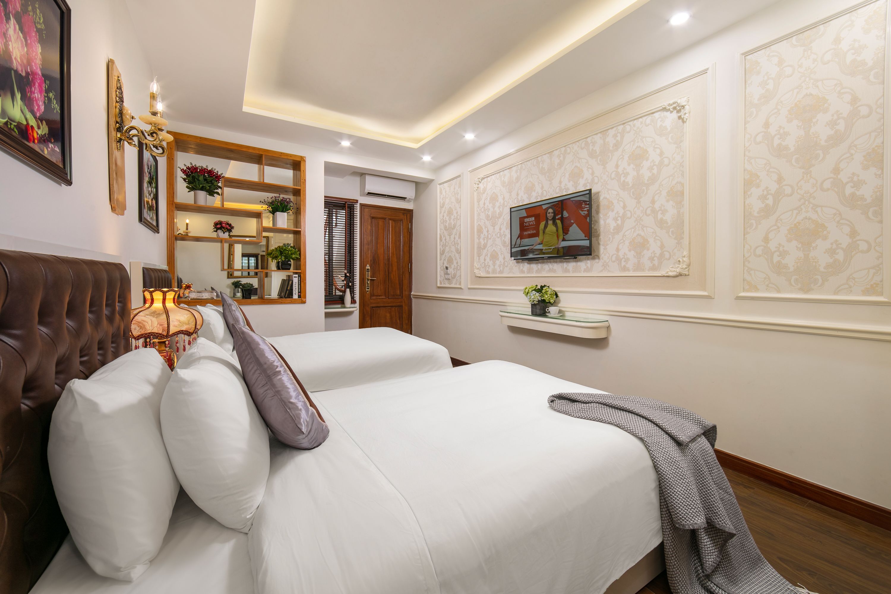 deluxe twin room, non smoking | 1 bedroom, minibar, in-room safe, soundproofing