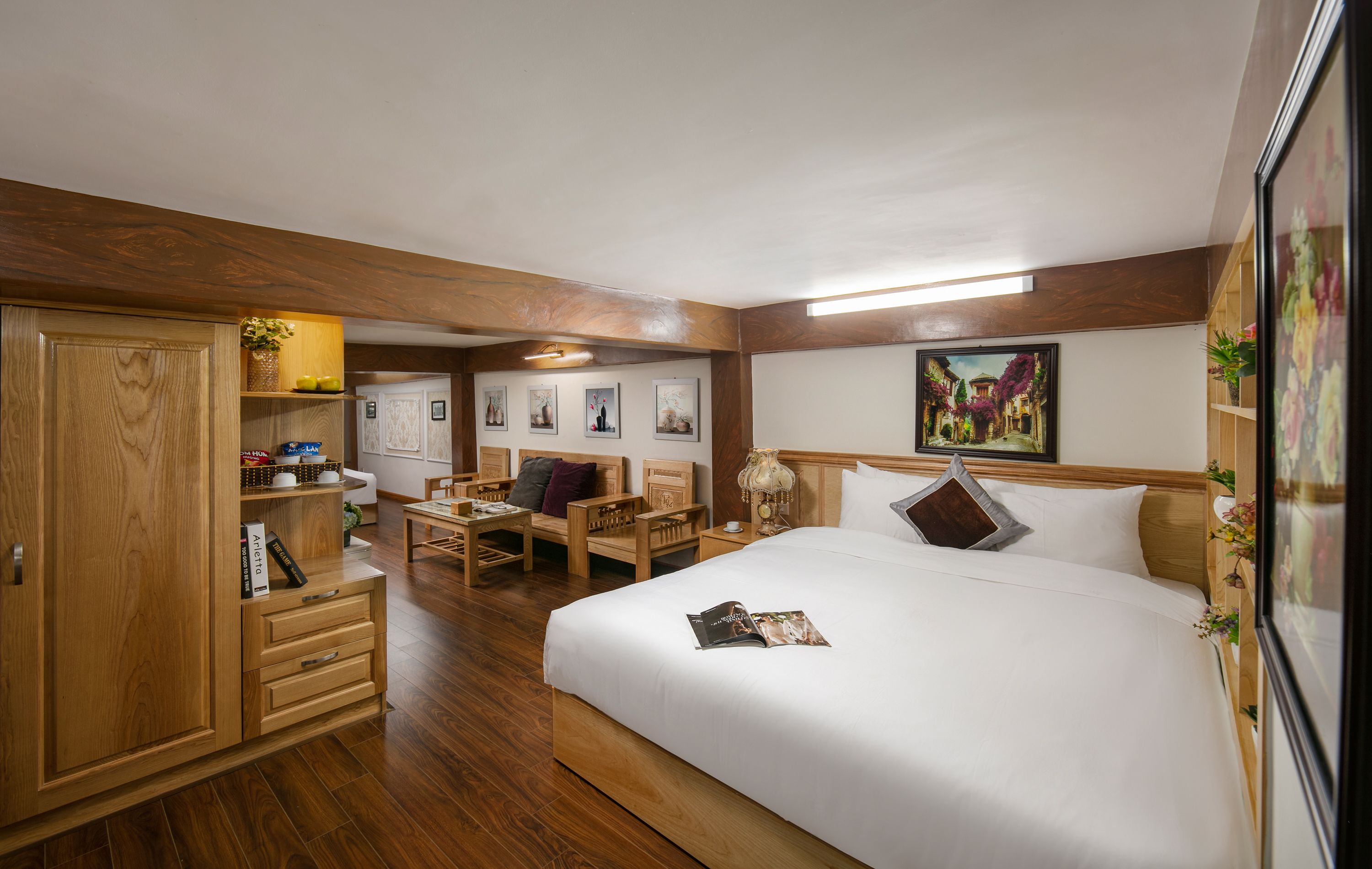 family studio suite, 2 bedrooms, non smoking, city view | 1 bedroom, minibar, in-room safe, soundproofing