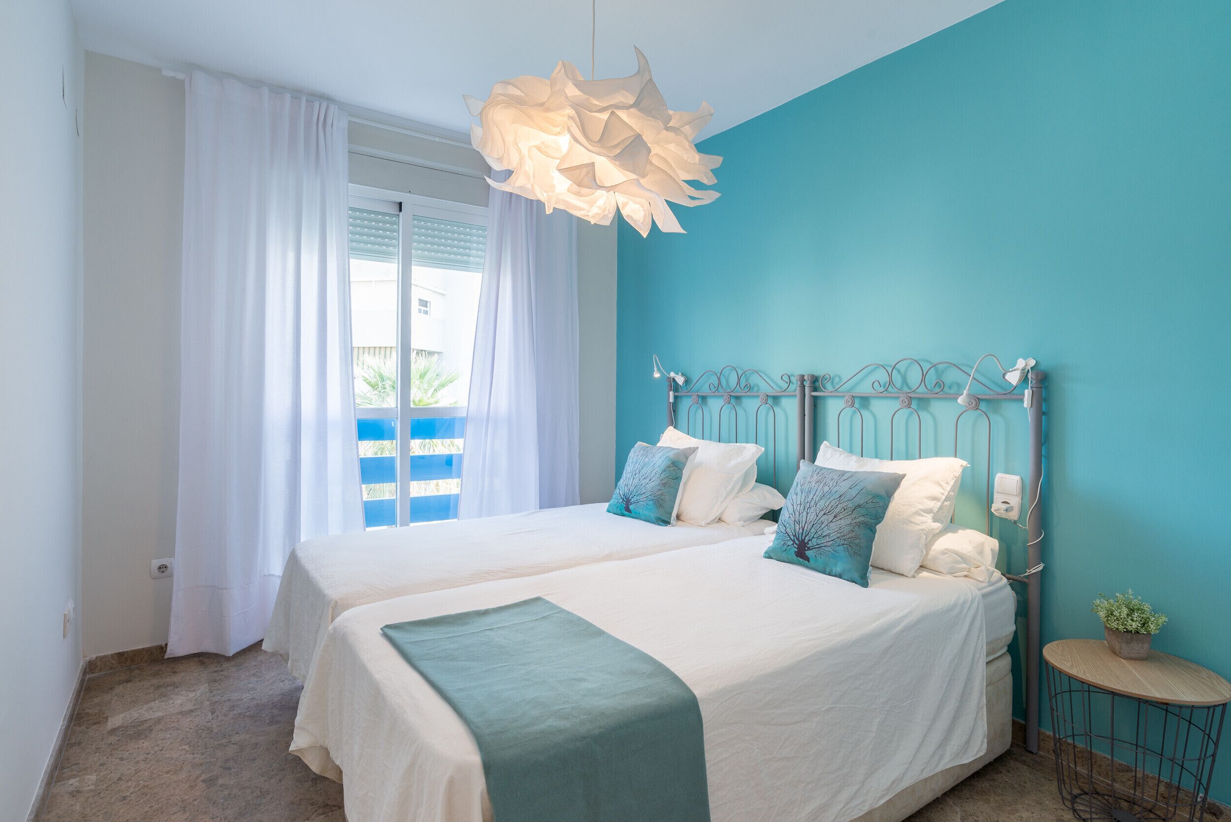 Wifi gratis y ropa de cama 