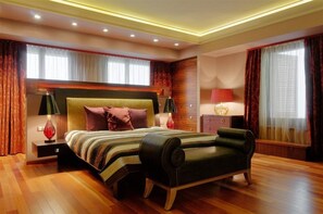 5 bedrooms, desk, iron/ironing board, free WiFi - Exceptional Penthouse in the Castle District - A Haven of Privacy & Comfort (Budapest)