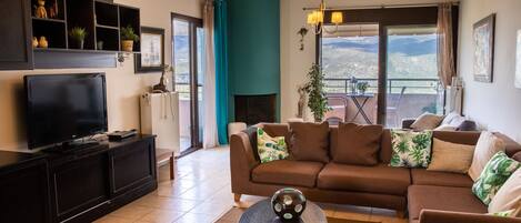 Televisie en een open haard