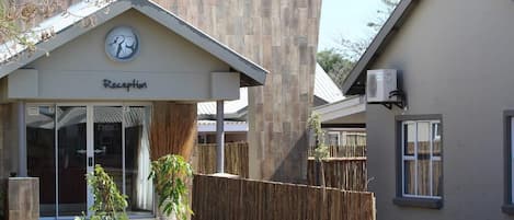 Fachada de la propiedad