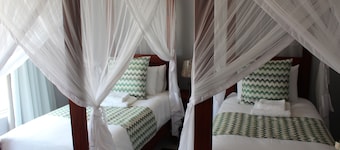 Tlou Safari Lodge