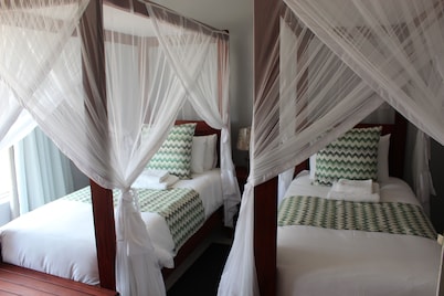 Tlou Safari Lodge