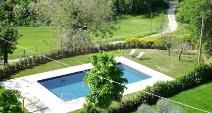 Beatrice - Charming accommodation in period farmhouse near Montepulciano