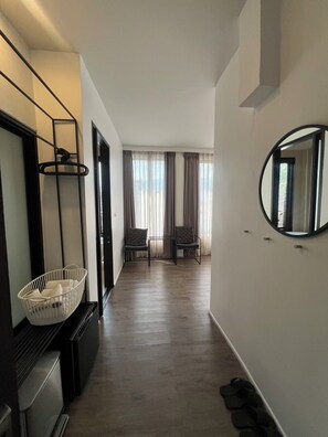 Family Suite Room with Bathtub | In-room safe, desk, blackout curtains, free WiFi - POR Santitham (Chiang Mai)