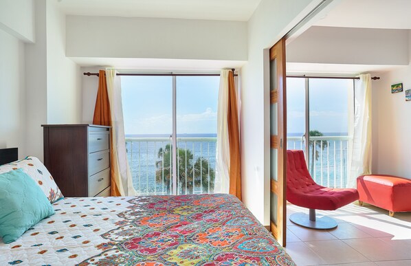 1 bedroom, iron/ironing board, WiFi, bed sheets - Elegant Modern Business Ready Apt Panoramic 413 (Santo Domingo)