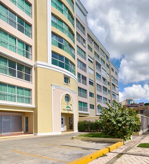Exterior - Elegant Modern Business Ready Apt Panoramic 413 (Santo Domingo)
