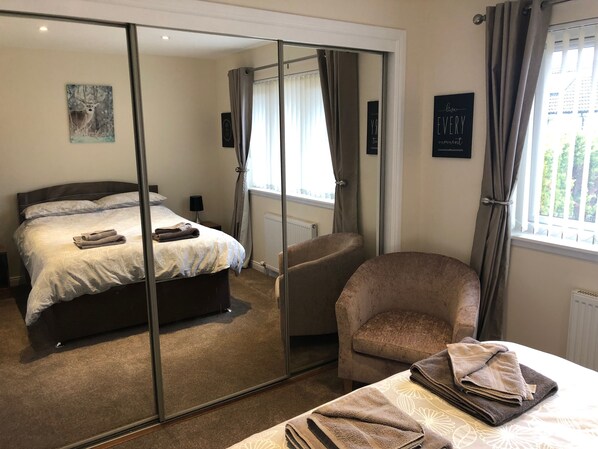 2 bedrooms, iron/ironing board, WiFi, bed sheets - Holm from Home Holiday Home (Inverness)