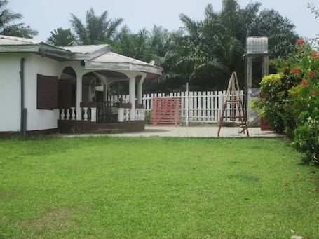 Garden. Dave's Home