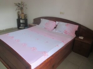 Kamar Double Comfort, pemandangan halaman | Didekorasi berbeda-beda dan dilengkapi dengan perabotan berbeda-beda