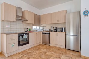 Villa, 3 Bedrooms, Private Pool | Private kitchen