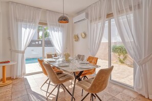 Flat-screen TV - Narcissos Villa 3 (Paralimni)