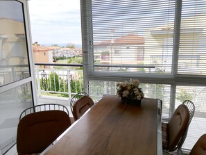 Apartamento família, 2 quartos, vista para o mar | Vista do quarto
