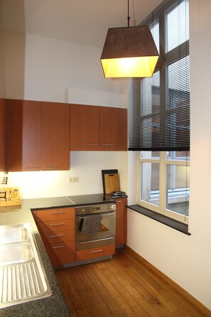 Fridge, microwave, oven, stovetop - In the very heart of the Historic Center, beautiful residence. (Gent)