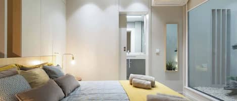 3 habitaciones, tabla de planchar con plancha, cuna de viaje y wifi