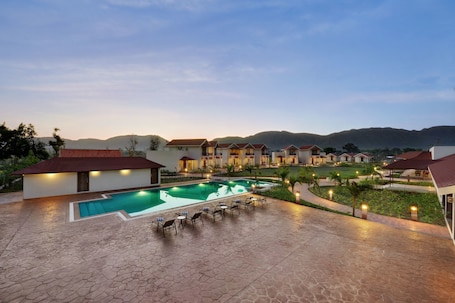 Front of property. The Fern Sattva Resort - Polo Forest