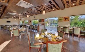 Restaurant - The Fern Sattva Resort - Polo Forest (Vijayanagar)