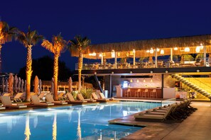 Outdoor pool, pool loungers - Arts Hotel Yalikavak Bodrum (Bodrum)