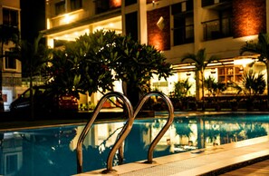 Outdoor pool, open 9:00 AM to 8:30 PM, free pool cabanas, pool loungers - Hotel Annapurna (Bishnupur)
