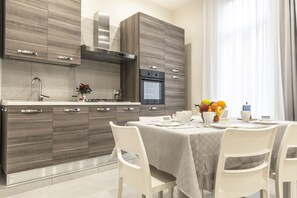 Refrigerador, horno y parrilla de estufa 