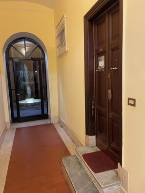 Interior - Rome studio - Rome - Colosseum - Forum - Domus Aurea (Roma)