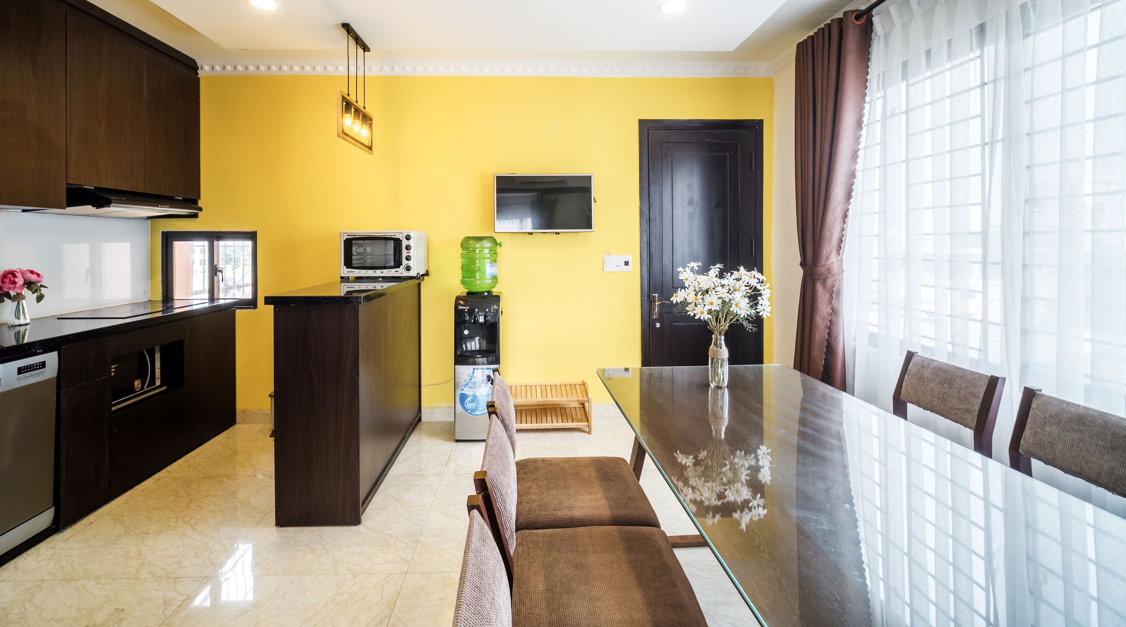 fridge, microwave, electric kettle