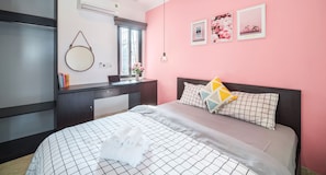 Apartamento, 3 quartos (Sky) | Frigobar, escrivaninha, cortinas blackout, quartos à prova de som