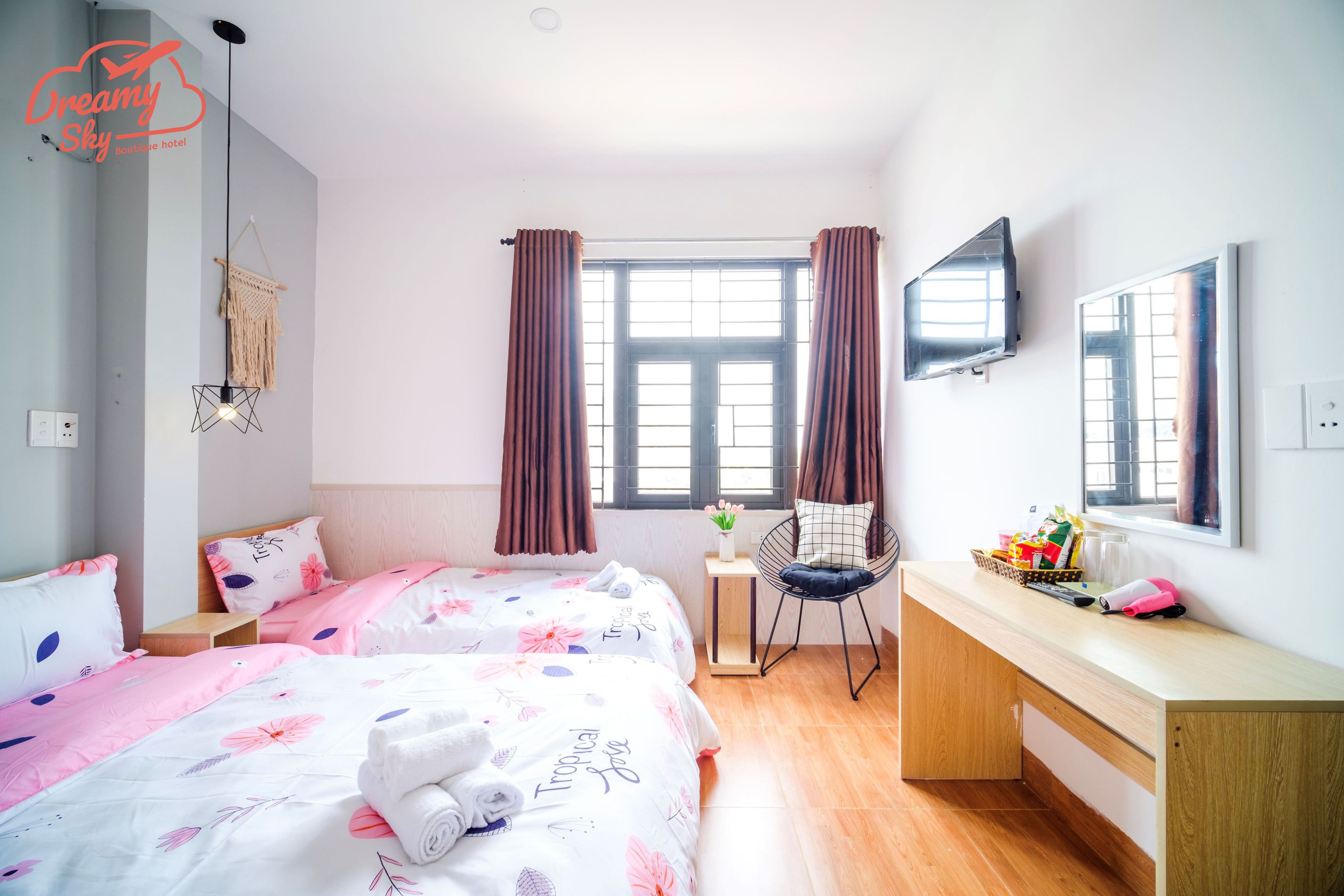 cloud triple room | minibar, desk, blackout curtains, soundproofing