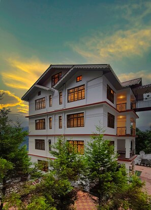 Front of property - Voyage Dream Villa Retreat (Gyalshing)