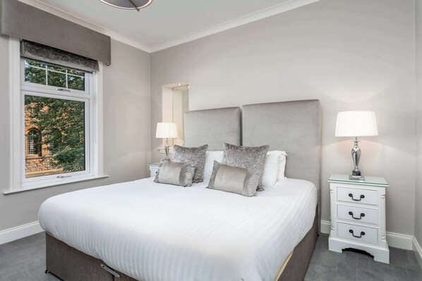 3 chambres, fer et planche à repasser, Wi-Fi, draps fournis