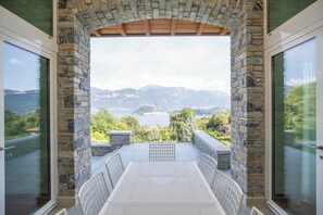 Outdoor dining - Lake Como, Villa La Grande Bellezza, pool and amazing view (Griante)