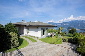 Exterior - Lake Como, Villa La Grande Bellezza, pool and amazing view (Griante)