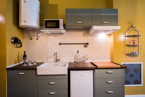 冰箱、微波炉、炉灶、茶具/咖啡用具