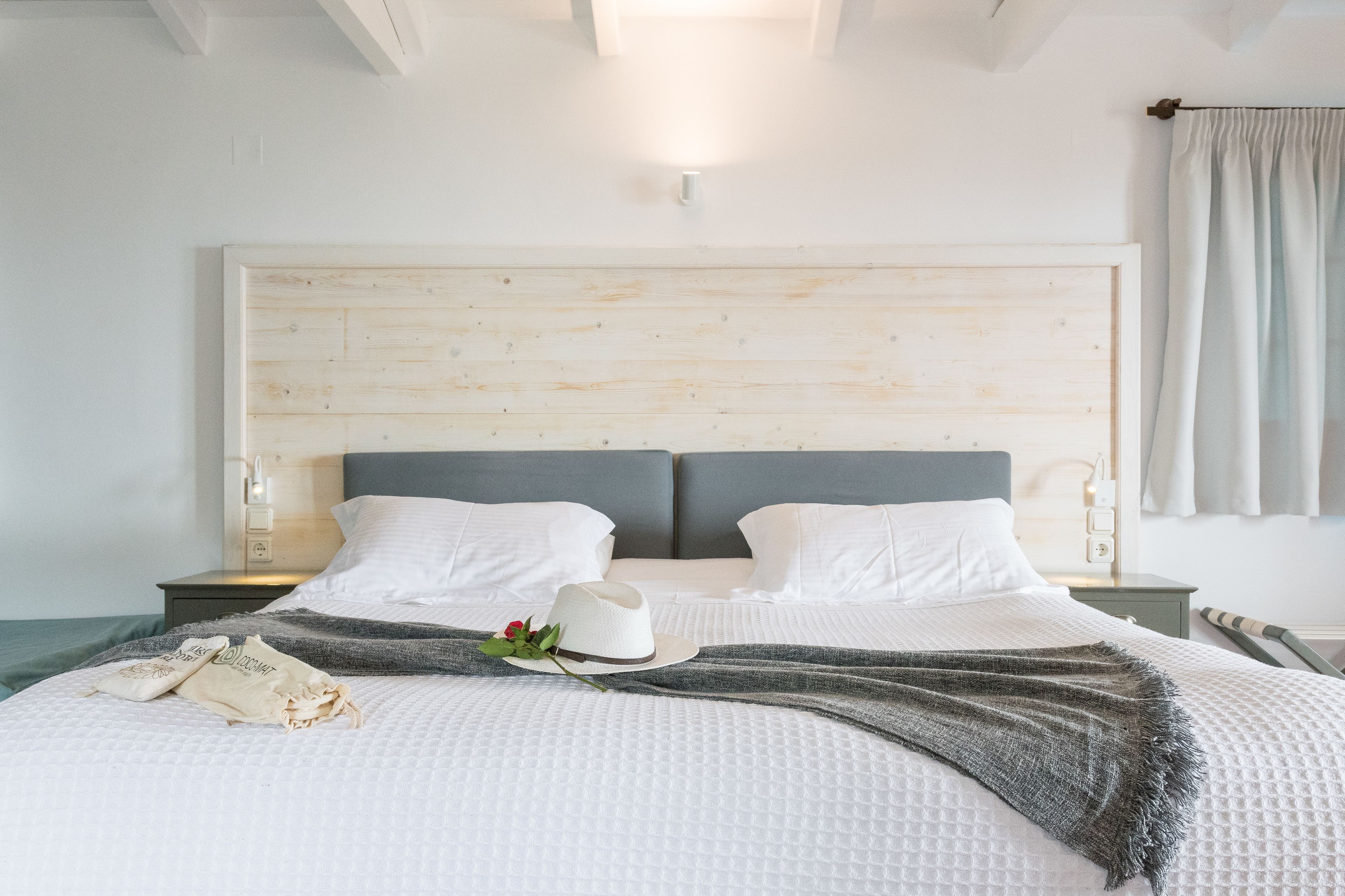 senior room, sea view | 1 bedroom, hypo-allergenic bedding, in-room safe, soundproofing