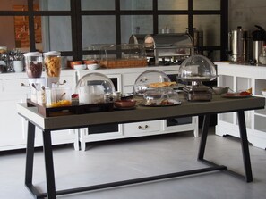 Daily buffet breakfast for a fee - Enetiko Resort Hotel (Parga)