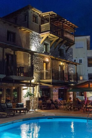 Front of property - evening/night - Enetiko Resort Hotel (Parga)