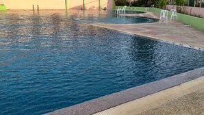 Kolam renang outdoor