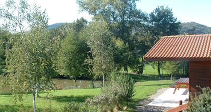 Chalet en estanque de pesca privado con carpa