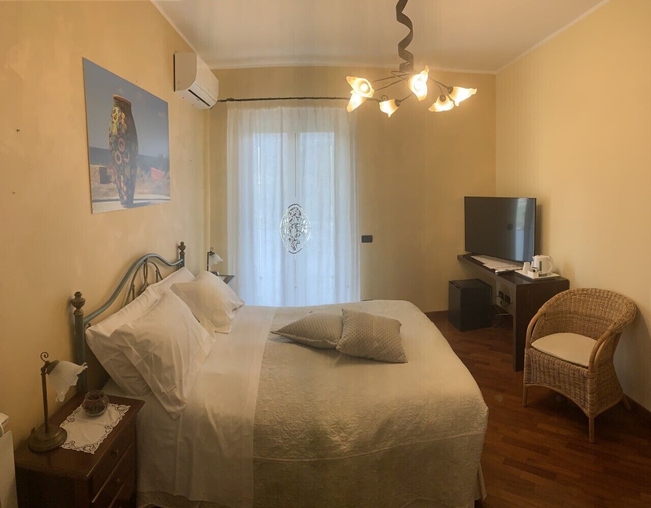 Deluxe Double Room | Egyptian cotton sheets, premium bedding, down comforters