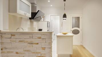 Refrigerador, microondas, horno y lavavajillas