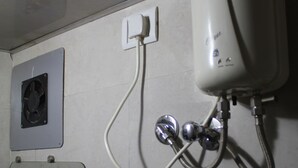 Phòng tập thể cơ bản | Phòng tắm | Khăn tắm 