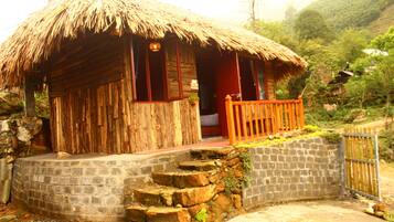 Family Bungalow, 2 Queen Beds, Mountain View | Desk, iron/ironing board, free WiFi